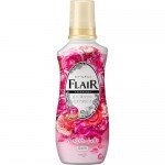 KAO Flair Fragrance (Сладкий цветок) Кондиционер-смягчитель для белья с антибактериальным эффектом, с ароматом букета роз и сандала, 540 мл.